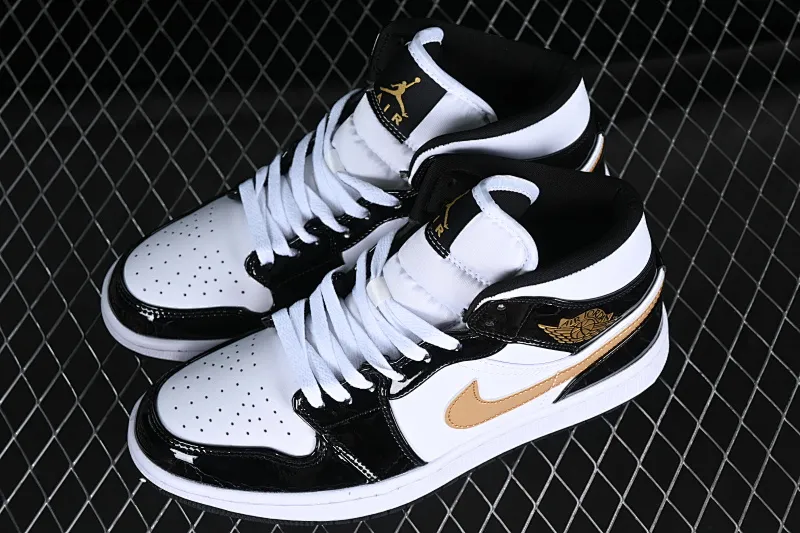 All categories Air Jordan Jordan series basketball shoes Air Jordan 1 Mid Air Jordan 1 Mid SE AJ1 Joe 1 small black gold patent leather mid-top basketball shoes 852542-007